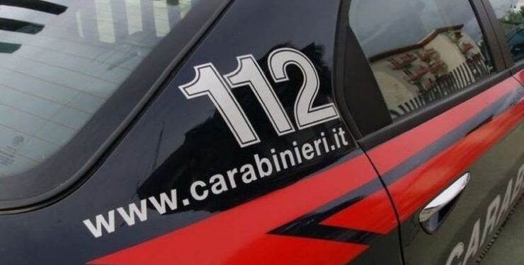 Limbiate – “E’ una rapina, dammi le sigarette!”